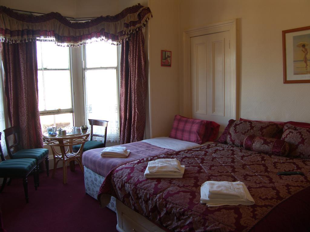 Regis Guest House EDI Zimmer foto