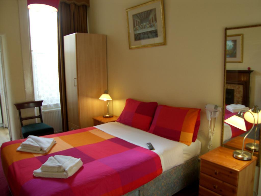 Regis Guest House EDI Zimmer foto