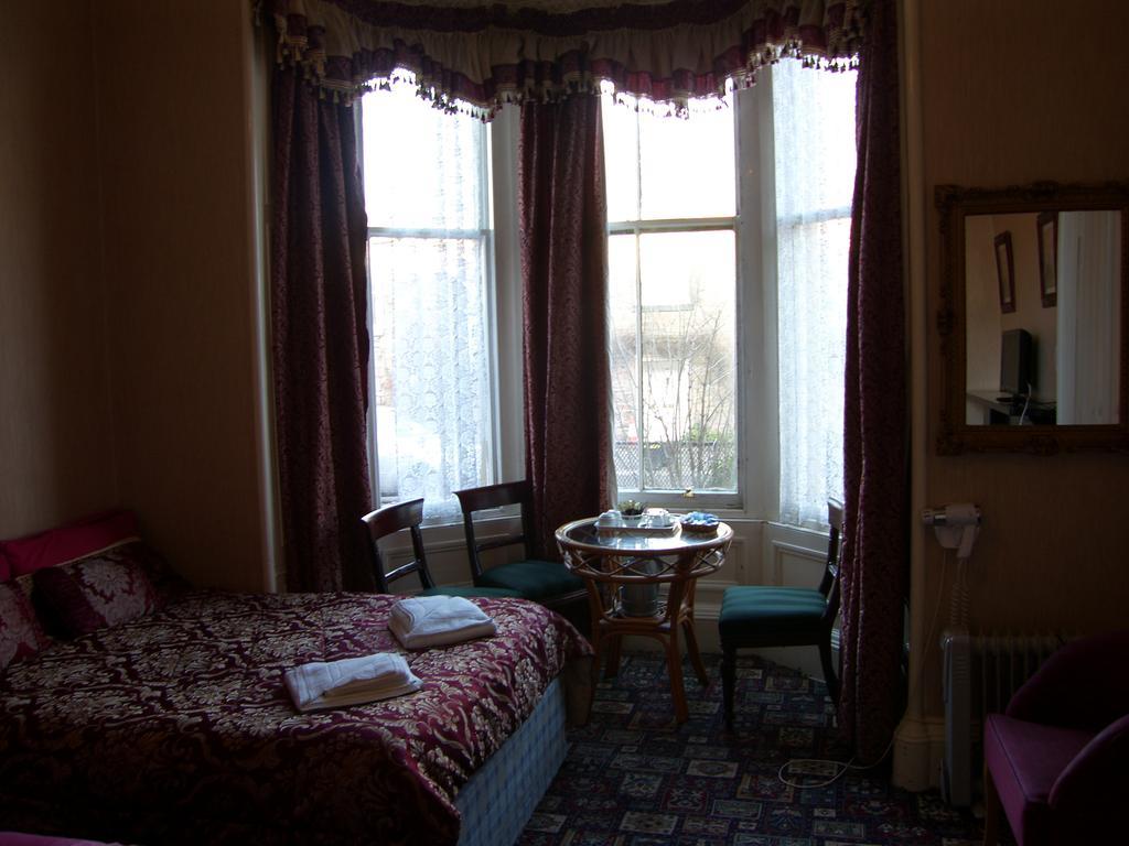Regis Guest House EDI Zimmer foto